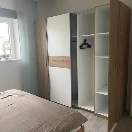 Zentrale Ruhige 3-zimmer-wohnung Apartamento *