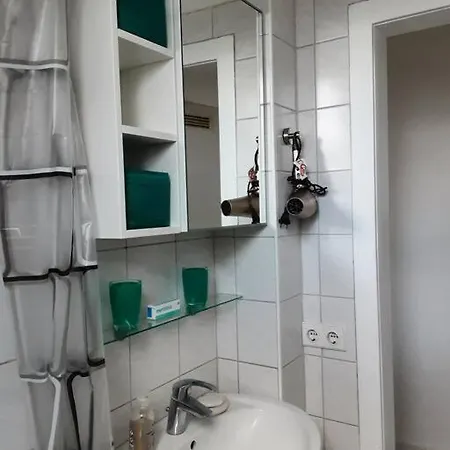 Zentrale Ruhige 3-zimmer-wohnung Apartamento *