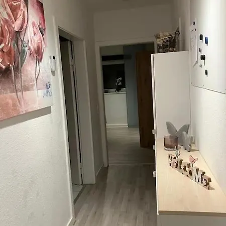 Zentrale Ruhige 3-zimmer-wohnung Apartamento